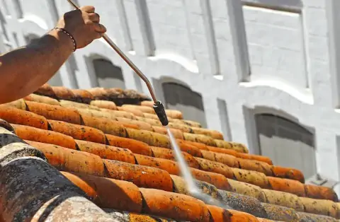 Nettoyage de toitures - Montarnaud